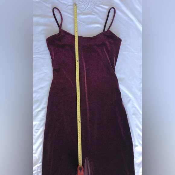 90’s EUC elegant burgundy velvet gown with high front slit. Stretchy. - Picture 5 of 14